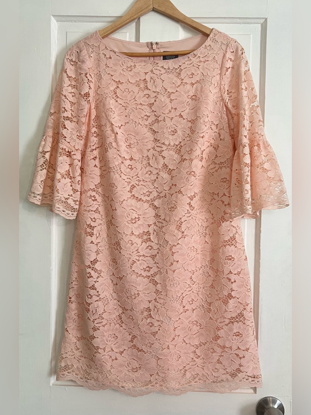 Vince Camuto Size 8 Blush Pink Floral Lace Shift Dress Knee Length Bell Sleeve